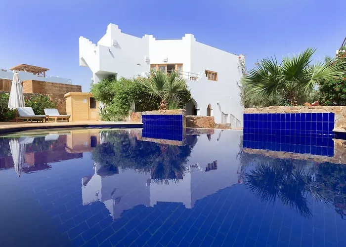 Red C Villa *